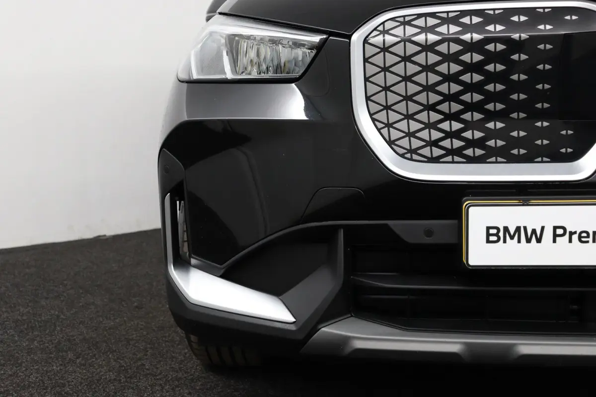 eDrive20 67 kWh | Camera | Parkeersensoren voor en achter | Navigatiesysteem |