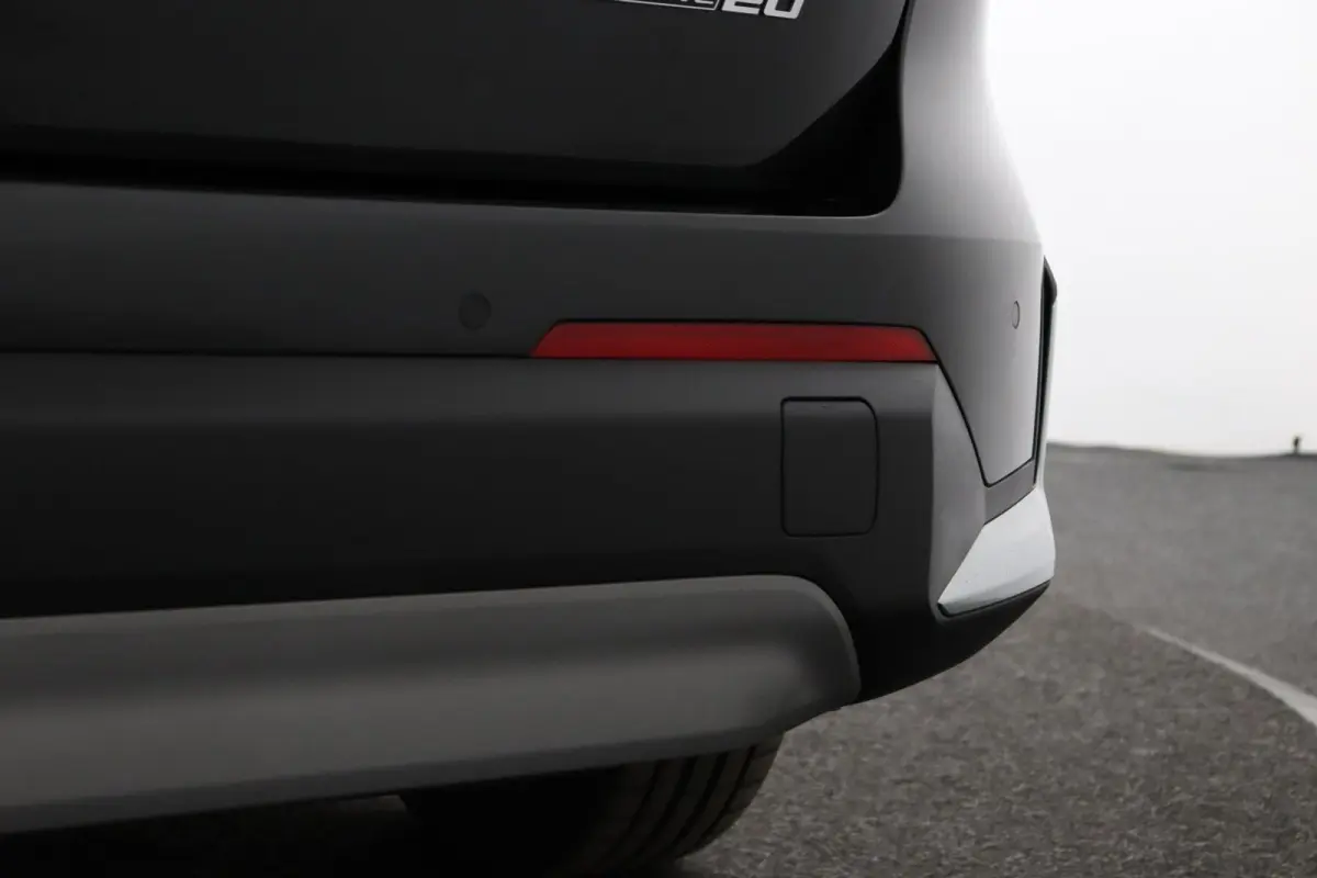 eDrive20 67 kWh | Camera | Parkeersensoren voor en achter | Navigatiesysteem |