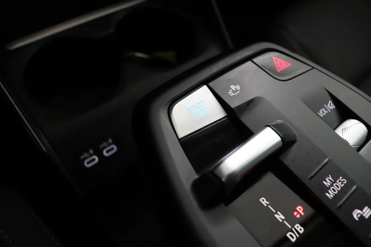 eDrive20 67 kWh | Camera | Parkeersensoren voor en achter | Navigatiesysteem |