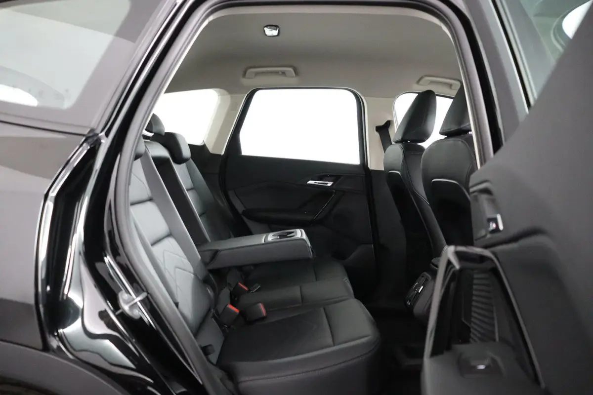 eDrive20 67 kWh | Camera | Parkeersensoren voor en achter | Navigatiesysteem |