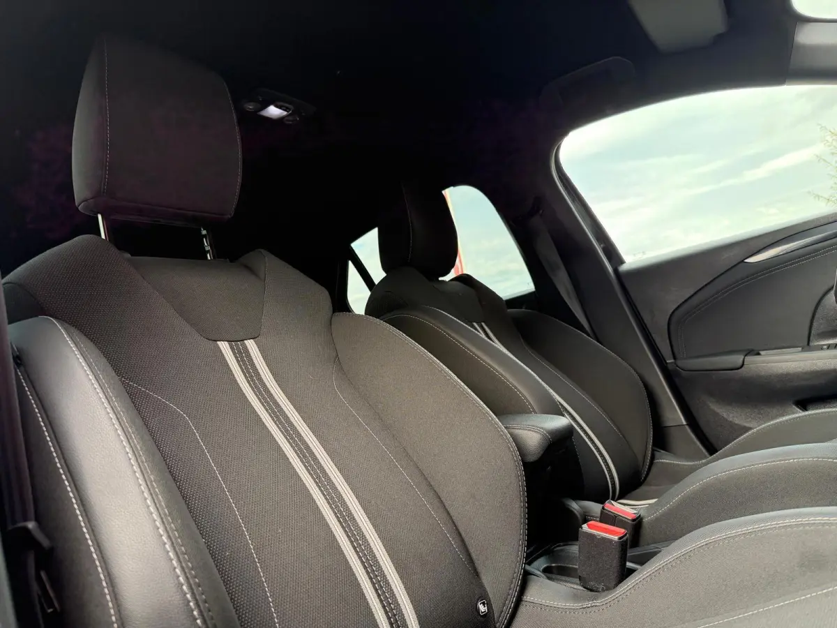 1.2 Turbo GS Line | Camera | Parksensor | LED | Stoelverwarming | Carplay |