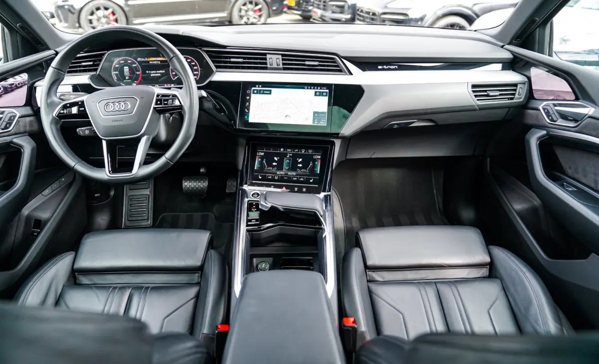 55 quattro S edition 95 kWh |Virtual Mirrors | Head up | Panorama | 360 cam | Trekhaak | Assistentiepakket |