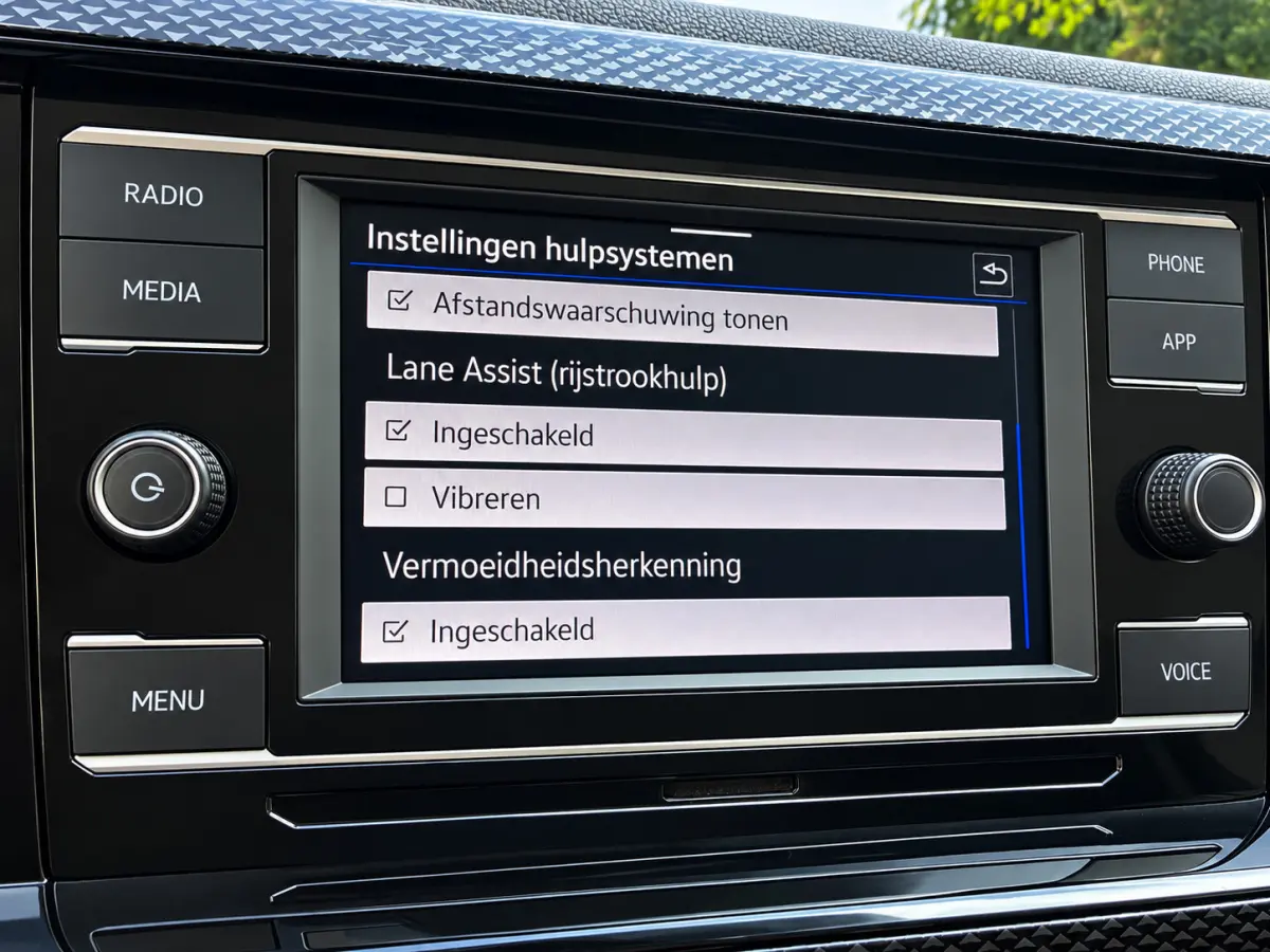 1.0 TSI R-Line Business_Navi_Carplay_Led_Virtual cocpit