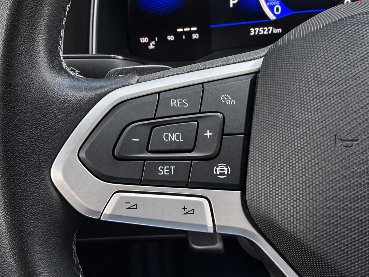 1.0 TSI R-Line Business_Navi_Carplay_Led_Virtual cocpit