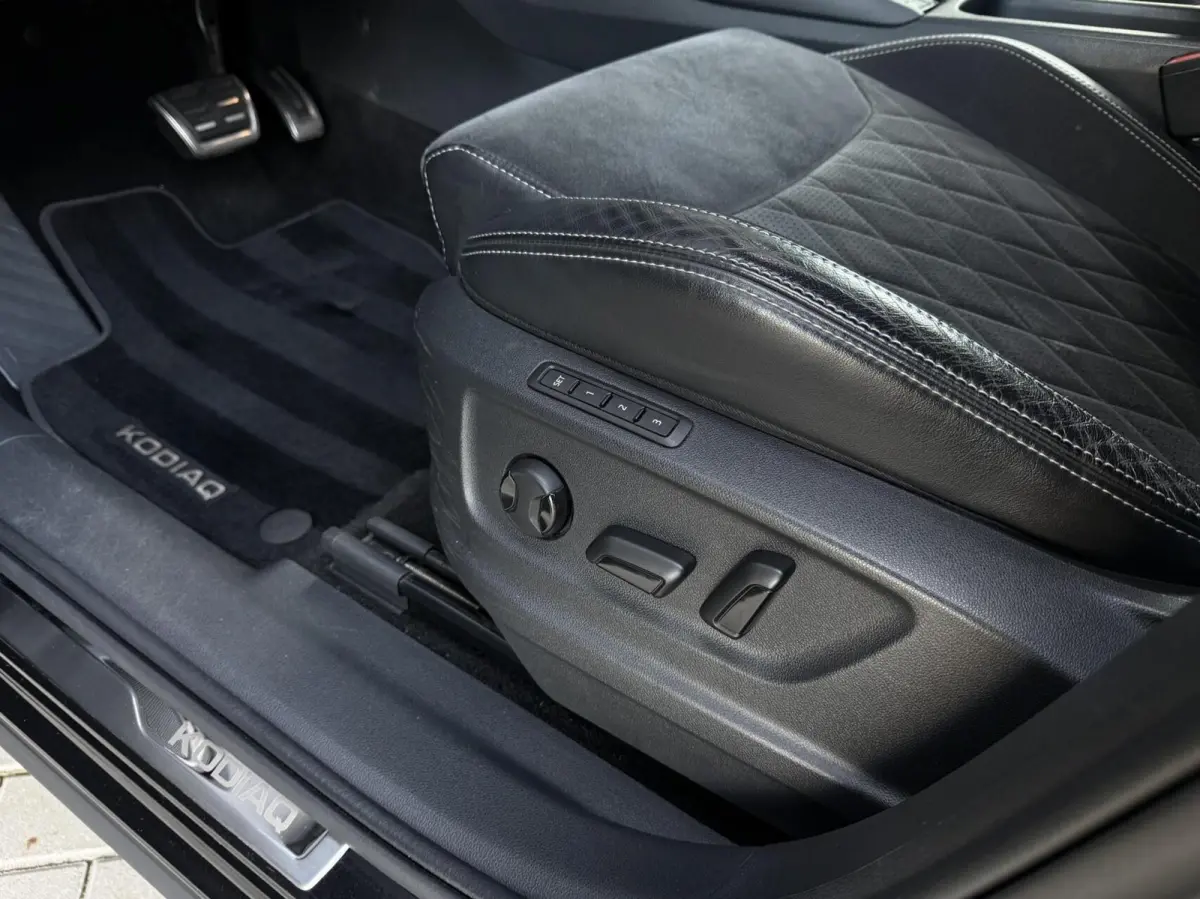 2.0 TSI 4x4 Sportline Business | Panorama dak | Adaptieve Cruise | Dealer onderhouden | Memory stoelen |