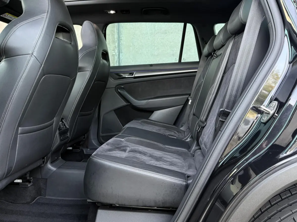 2.0 TSI 4x4 Sportline Business | Panorama dak | Adaptieve Cruise | Dealer onderhouden | Memory stoelen |
