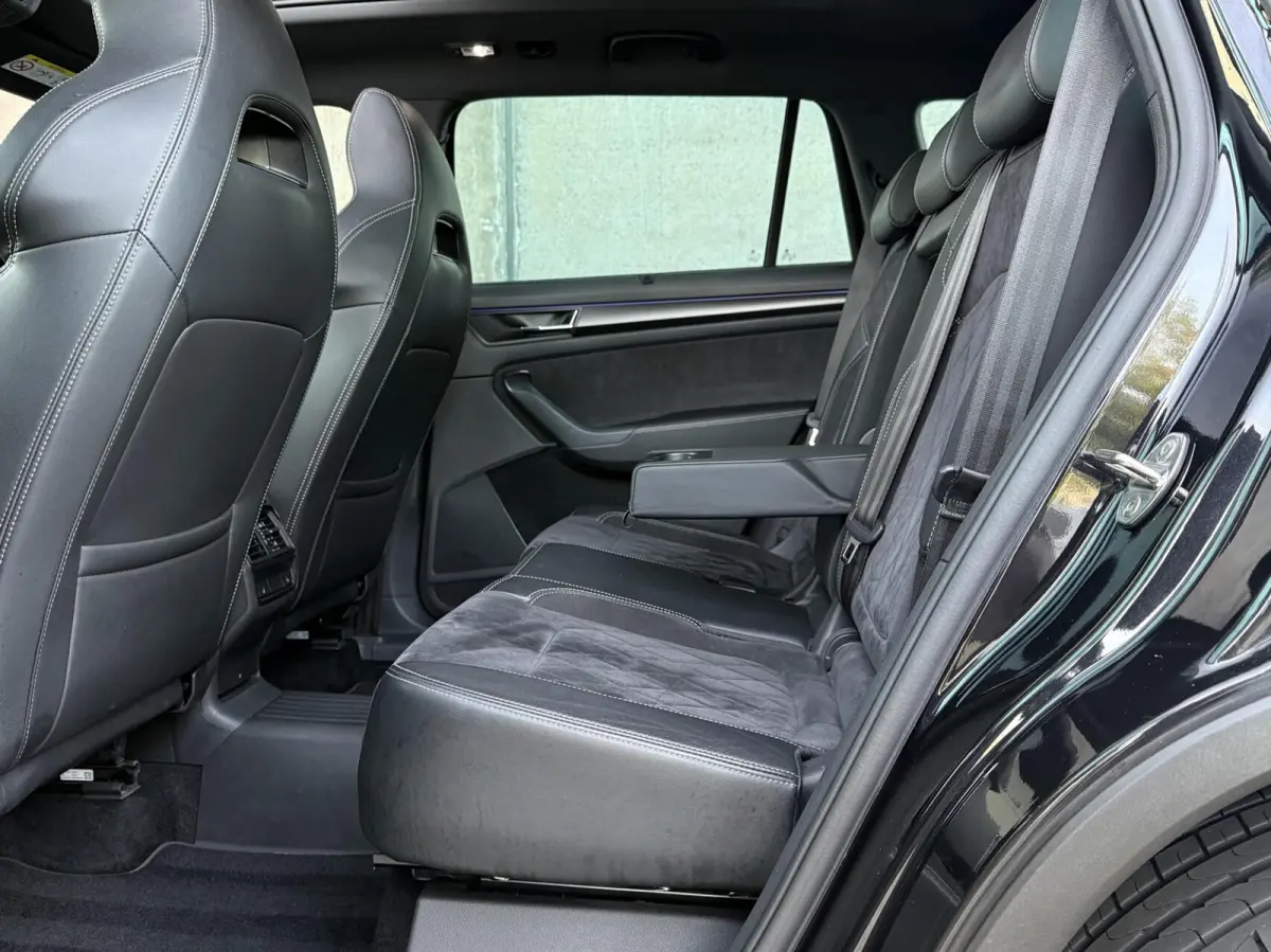 2.0 TSI 4x4 Sportline Business | Panorama dak | Adaptieve Cruise | Dealer onderhouden | Memory stoelen |