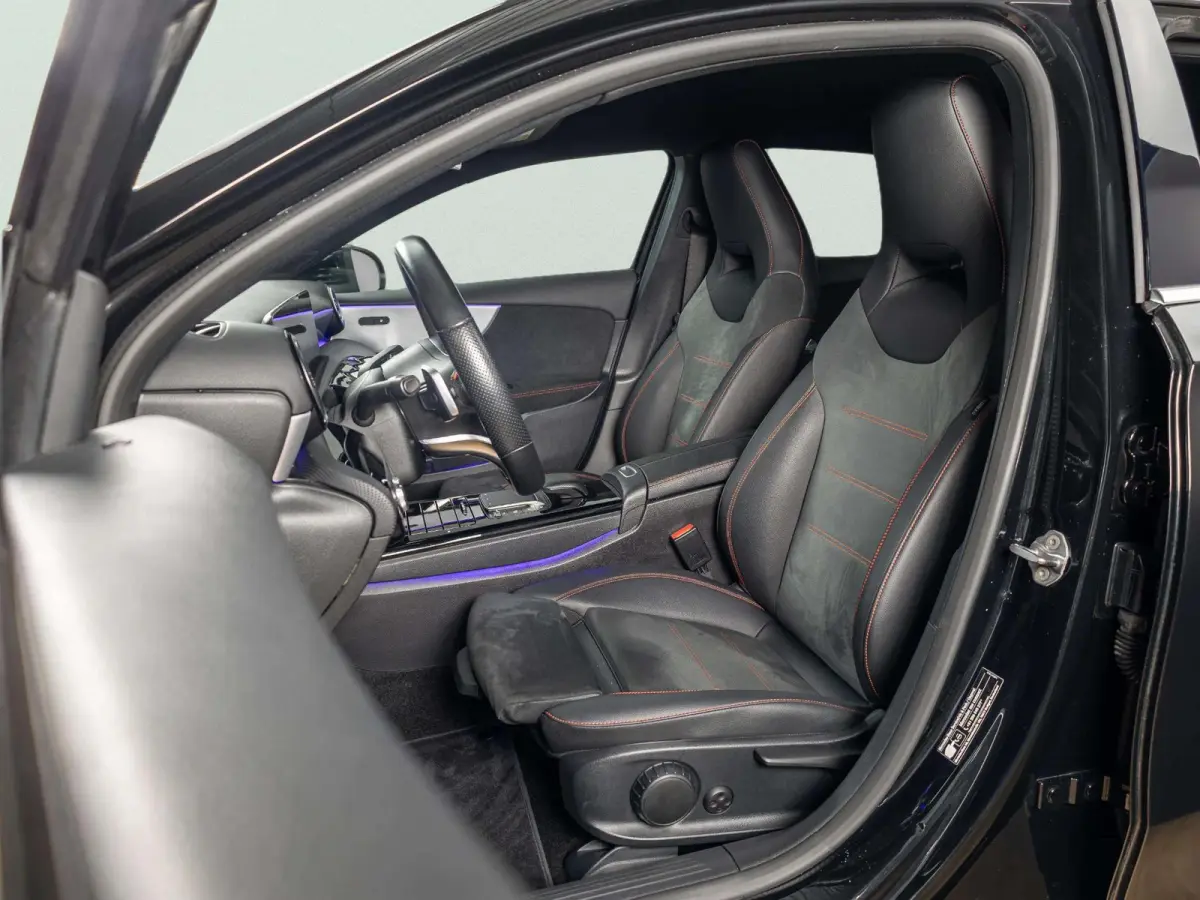 Hatchback 180 Business Solution AMG