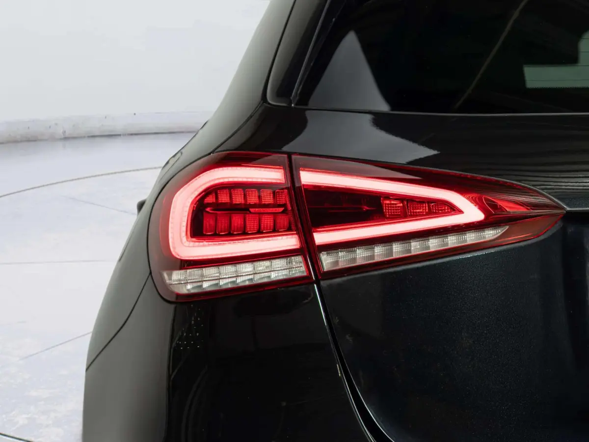 Hatchback 180 Business Solution AMG