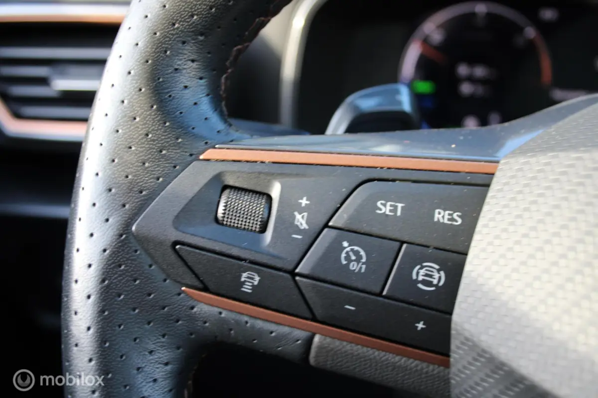 1.4 e-Hybrid Business