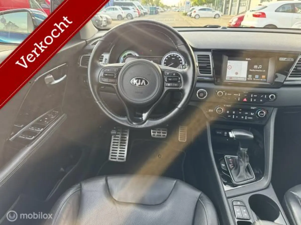 1.6 GDi Hybrid ExecutiveLine Stoel verwarming & verkoeling , stuur verwarmd, Parkeerhulp voor & achter , Navigatie , Camera , dodehoek detectie 1e eigenaar , Door ons nieuw geleverd en onder