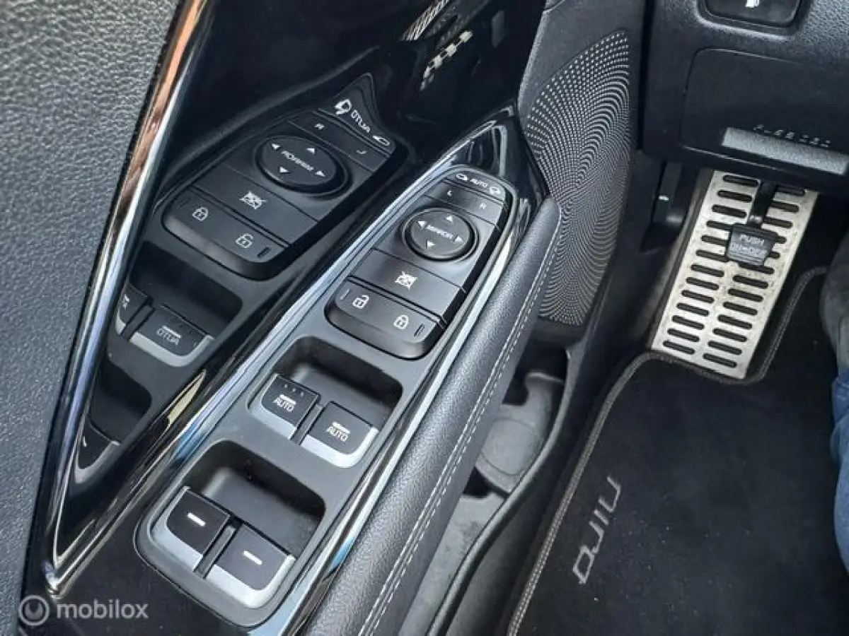1.6 GDi Hybrid ExecutiveLine Stoel verwarming & verkoeling , stuur verwarmd, Parkeerhulp voor & achter , Navigatie , Camera , dodehoek detectie 1e eigenaar , Door ons nieuw geleverd en onder