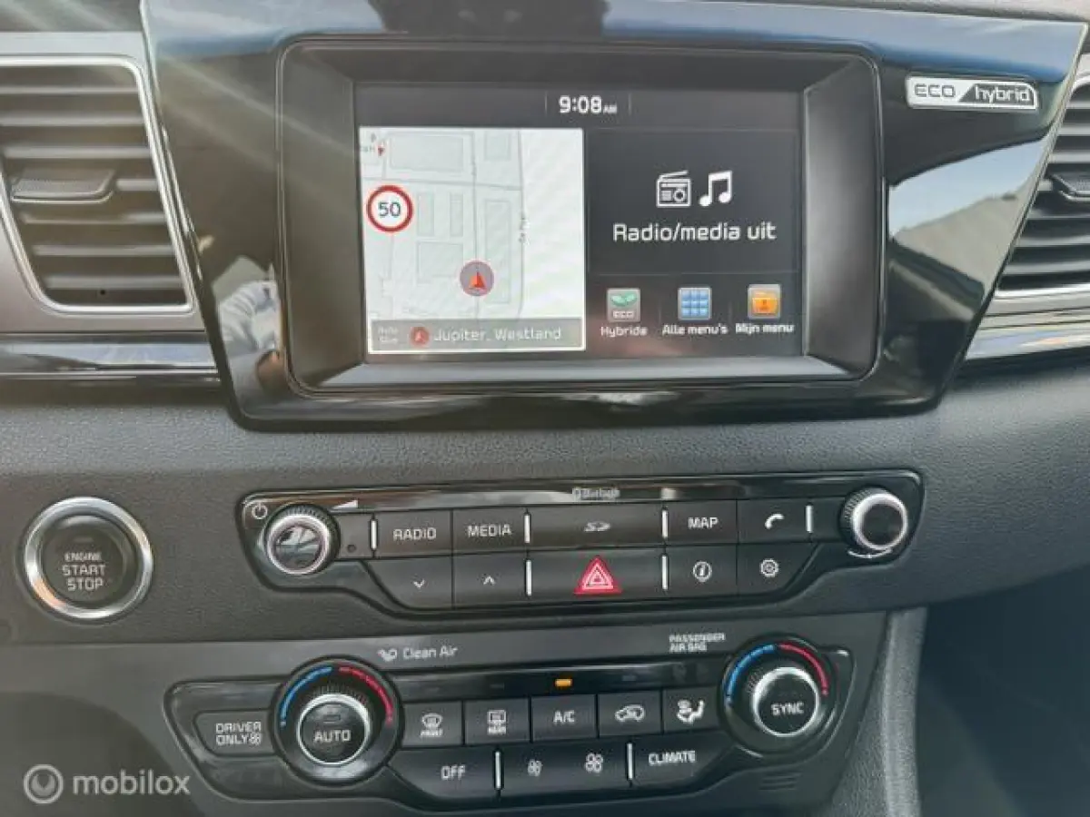 1.6 GDi Hybrid ExecutiveLine Stoel verwarming & verkoeling , stuur verwarmd, Parkeerhulp voor & achter , Navigatie , Camera , dodehoek detectie 1e eigenaar , Door ons nieuw geleverd en onder