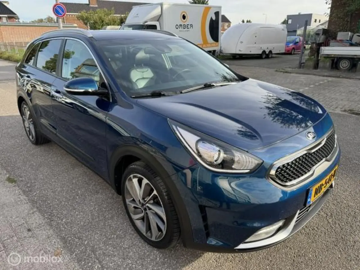 1.6 GDi Hybrid ExecutiveLine Stoel verwarming & verkoeling , stuur verwarmd, Parkeerhulp voor & achter , Navigatie , Camera , dodehoek detectie 1e eigenaar , Door ons nieuw geleverd en onder