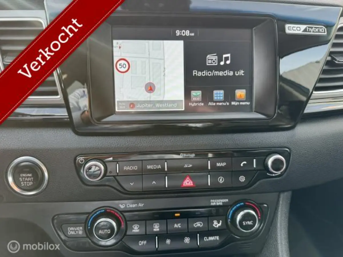 1.6 GDi Hybrid ExecutiveLine Stoel verwarming & verkoeling , stuur verwarmd, Parkeerhulp voor & achter , Navigatie , Camera , dodehoek detectie 1e eigenaar , Door ons nieuw geleverd en onder