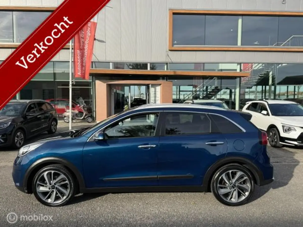 1.6 GDi Hybrid ExecutiveLine Stoel verwarming & verkoeling , stuur verwarmd, Parkeerhulp voor & achter , Navigatie , Camera , dodehoek detectie 1e eigenaar , Door ons nieuw geleverd en onder