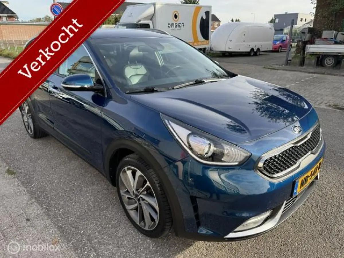 1.6 GDi Hybrid ExecutiveLine Stoel verwarming & verkoeling , stuur verwarmd, Parkeerhulp voor & achter , Navigatie , Camera , dodehoek detectie 1e eigenaar , Door ons nieuw geleverd en onder