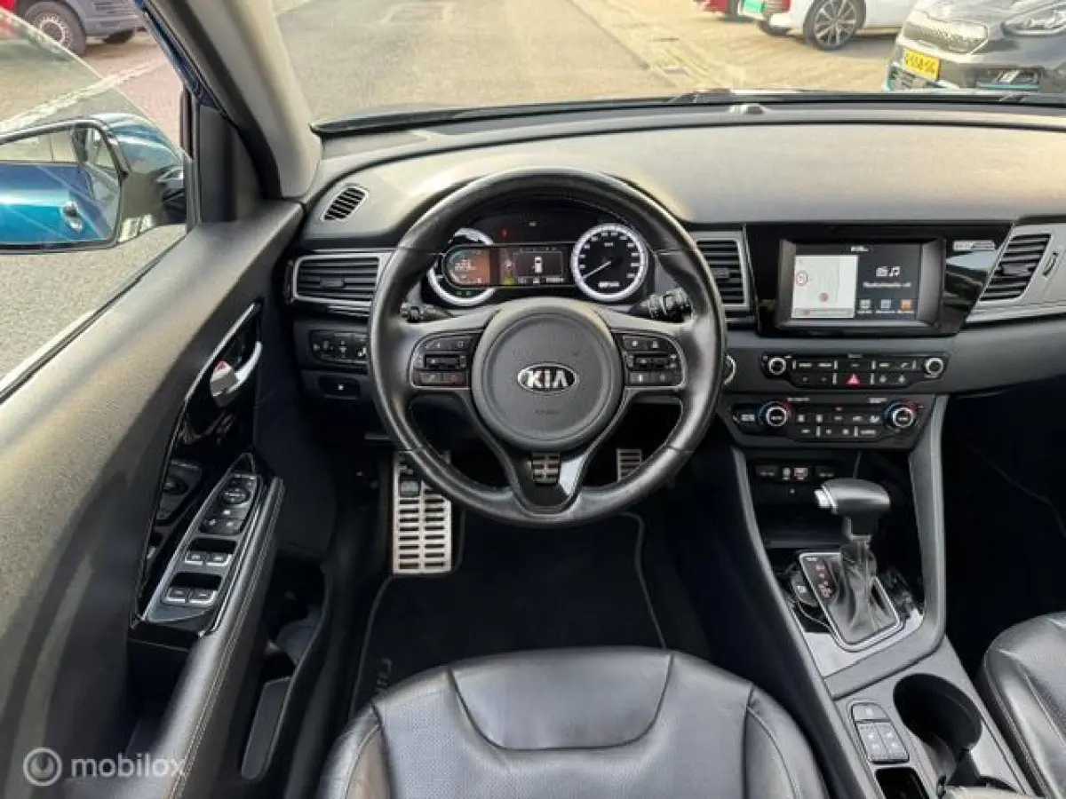 1.6 GDi Hybrid ExecutiveLine Stoel verwarming & verkoeling , stuur verwarmd, Parkeerhulp voor & achter , Navigatie , Camera , dodehoek detectie 1e eigenaar , Door ons nieuw geleverd en onder