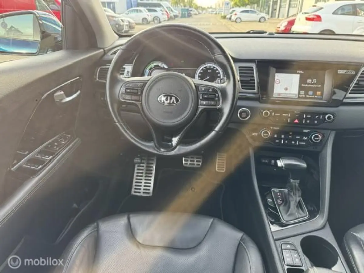 1.6 GDi Hybrid ExecutiveLine Stoel verwarming & verkoeling , stuur verwarmd, Parkeerhulp voor & achter , Navigatie , Camera , dodehoek detectie 1e eigenaar , Door ons nieuw geleverd en onder