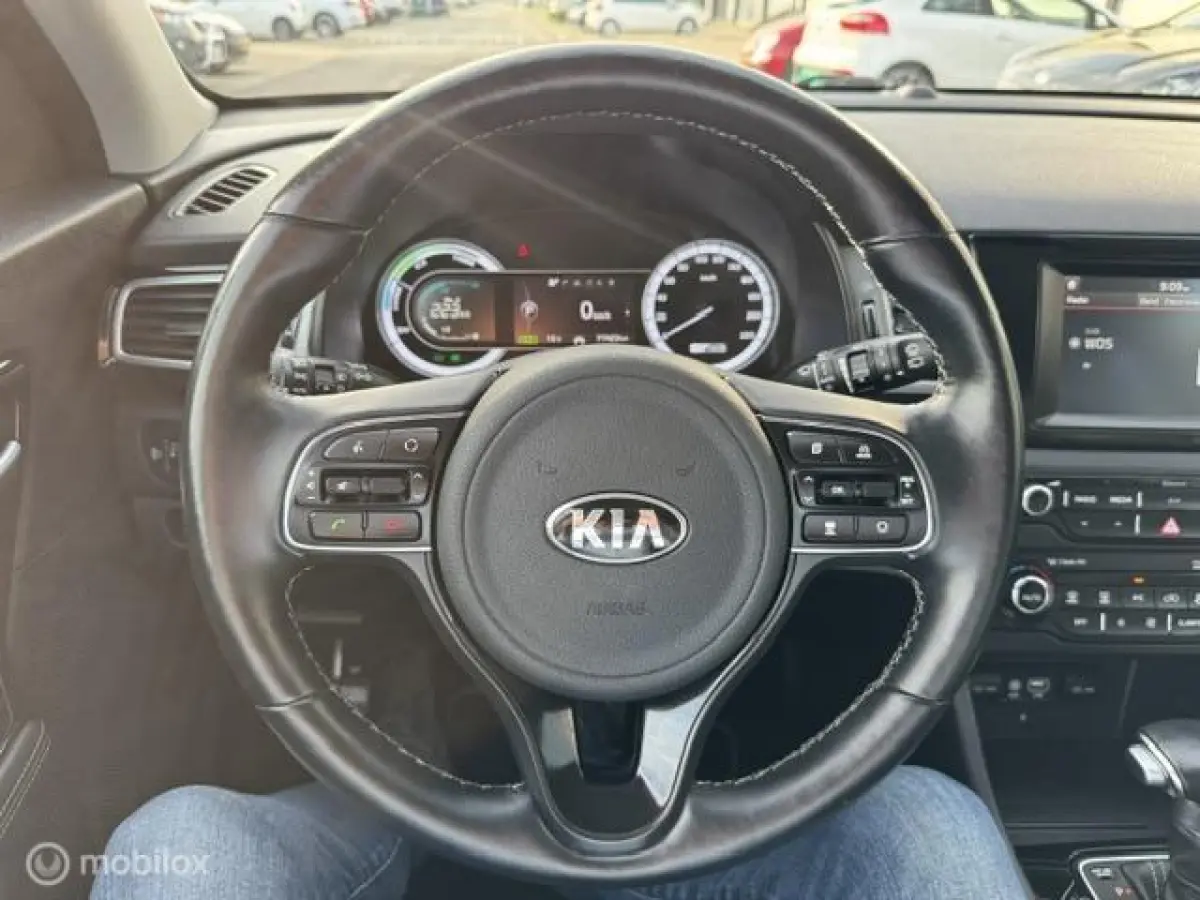 1.6 GDi Hybrid ExecutiveLine Stoel verwarming & verkoeling , stuur verwarmd, Parkeerhulp voor & achter , Navigatie , Camera , dodehoek detectie 1e eigenaar , Door ons nieuw geleverd en onder