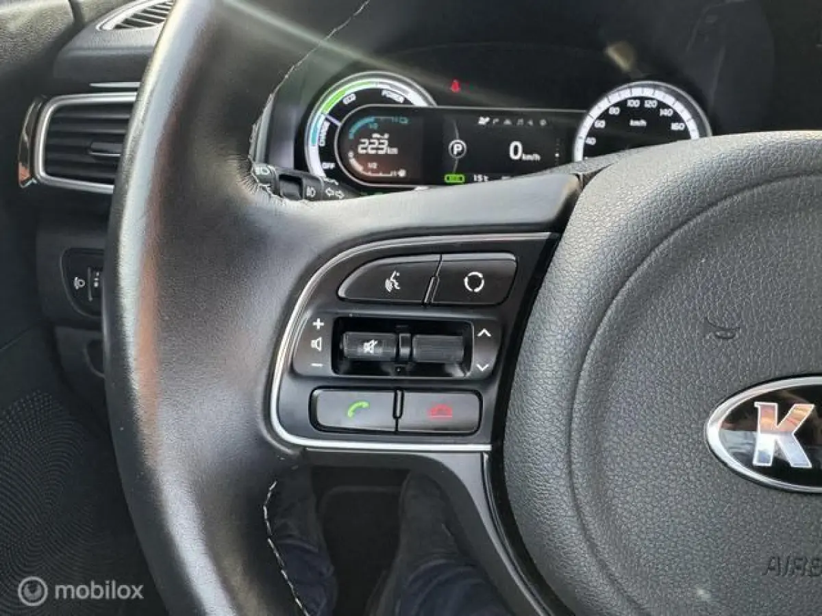 1.6 GDi Hybrid ExecutiveLine Stoel verwarming & verkoeling , stuur verwarmd, Parkeerhulp voor & achter , Navigatie , Camera , dodehoek detectie 1e eigenaar , Door ons nieuw geleverd en onder