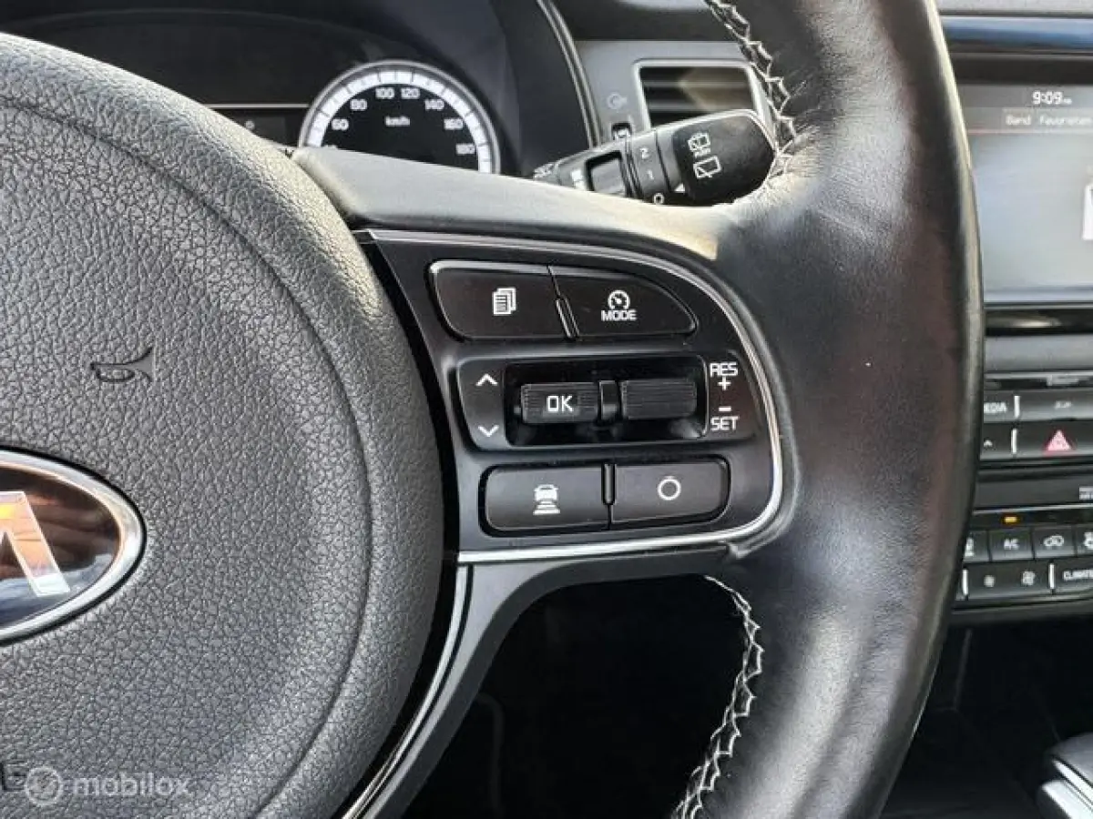 1.6 GDi Hybrid ExecutiveLine Stoel verwarming & verkoeling , stuur verwarmd, Parkeerhulp voor & achter , Navigatie , Camera , dodehoek detectie 1e eigenaar , Door ons nieuw geleverd en onder