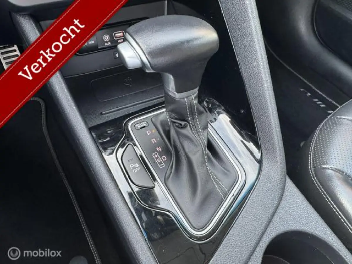 1.6 GDi Hybrid ExecutiveLine Stoel verwarming & verkoeling , stuur verwarmd, Parkeerhulp voor & achter , Navigatie , Camera , dodehoek detectie 1e eigenaar , Door ons nieuw geleverd en onder