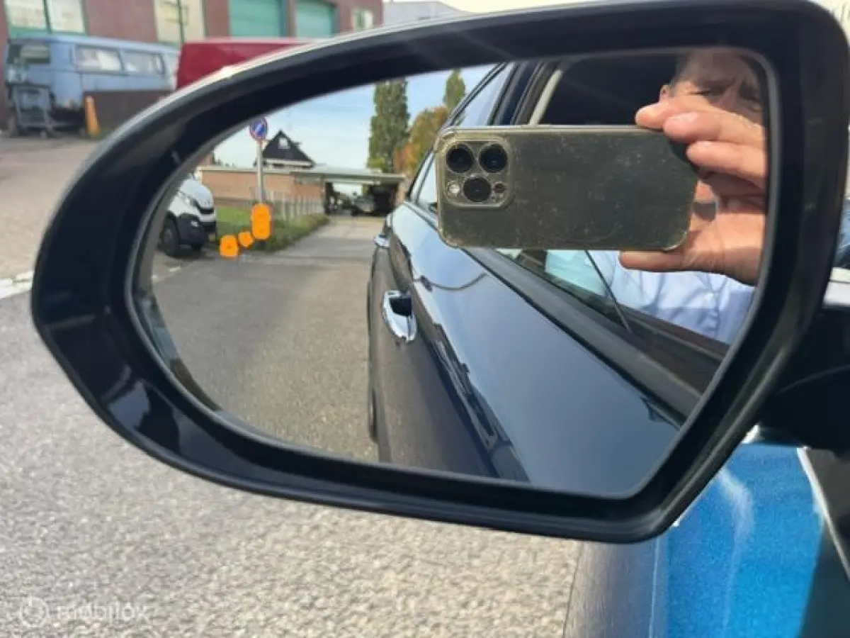 1.6 GDi Hybrid ExecutiveLine Stoel verwarming & verkoeling , stuur verwarmd, Parkeerhulp voor & achter , Navigatie , Camera , dodehoek detectie 1e eigenaar , Door ons nieuw geleverd en onder