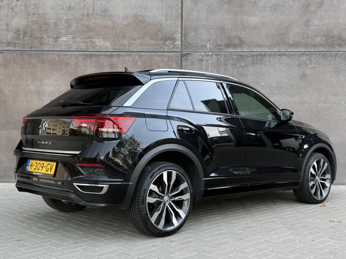 1.5 TSI Sport Business R-Line | Panorama dak | Camera | Keyless | CarPlay | Adaptieve Cruise |