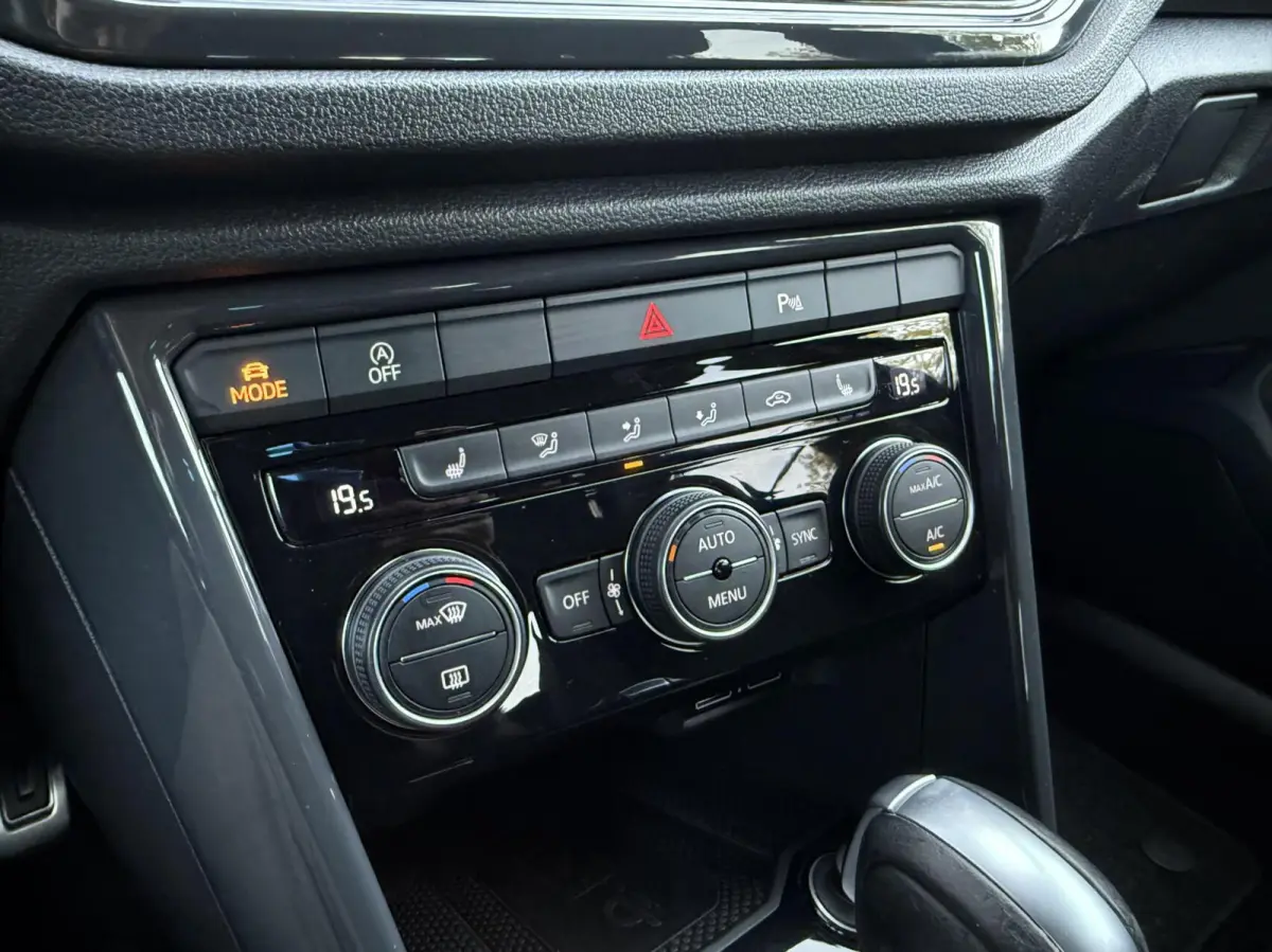 1.5 TSI Sport Business R-Line | Panorama dak | Camera | Keyless | CarPlay | Adaptieve Cruise |