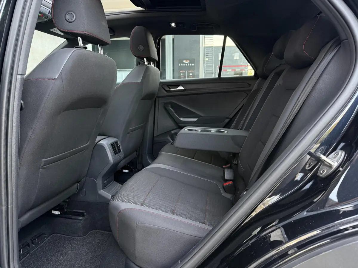 1.5 TSI Sport Business R-Line | Panorama dak | Camera | Keyless | CarPlay | Adaptieve Cruise |