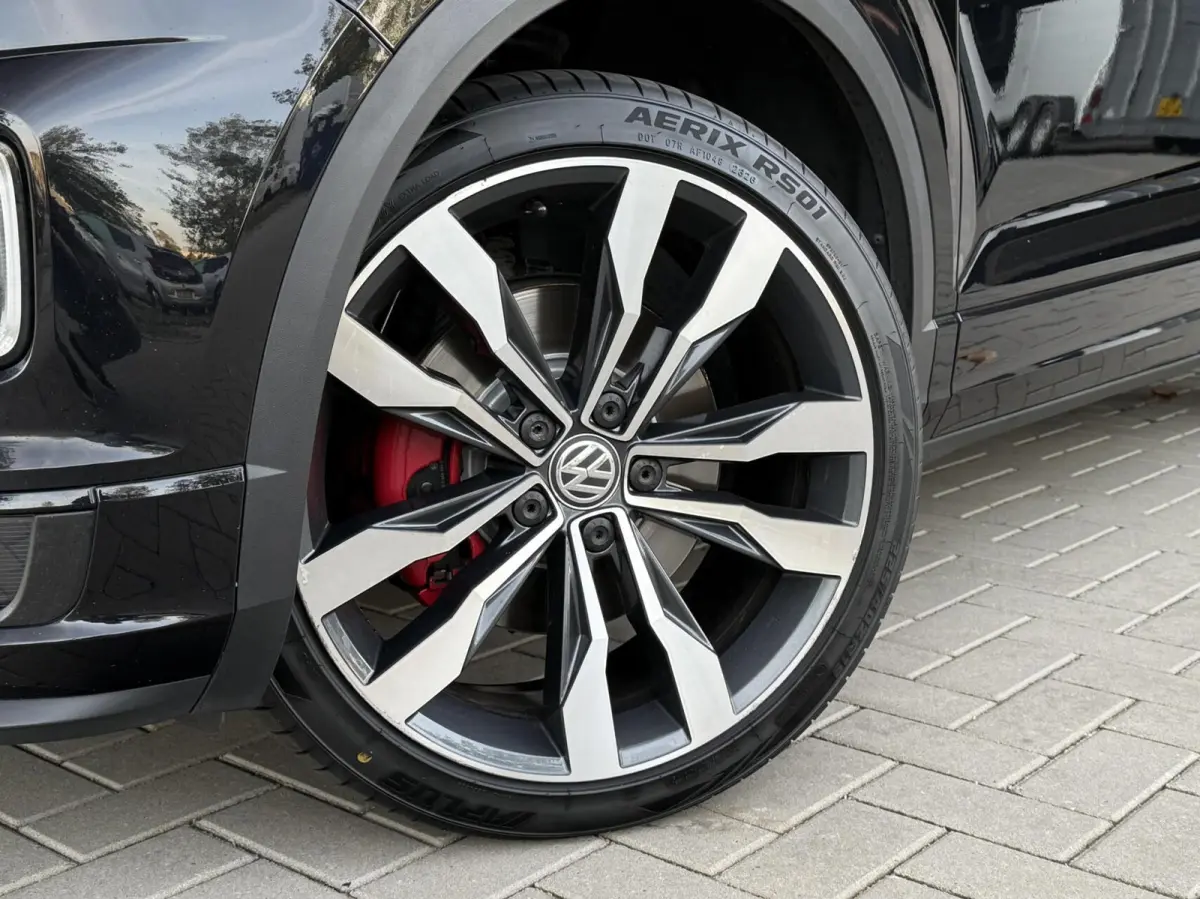 1.5 TSI Sport Business R-Line | Panorama dak | Camera | Keyless | CarPlay | Adaptieve Cruise |
