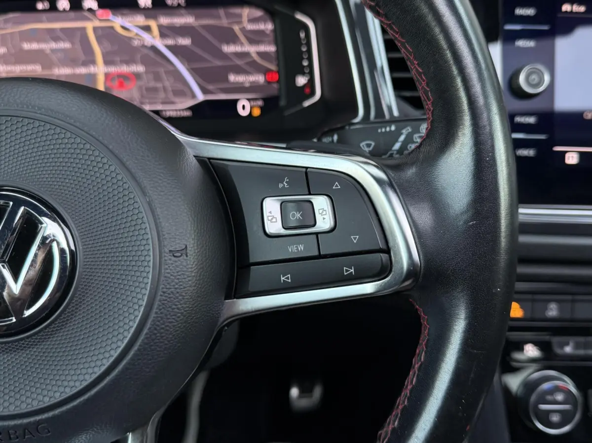 1.5 TSI Sport Business R-Line | Panorama dak | Camera | Keyless | CarPlay | Adaptieve Cruise |