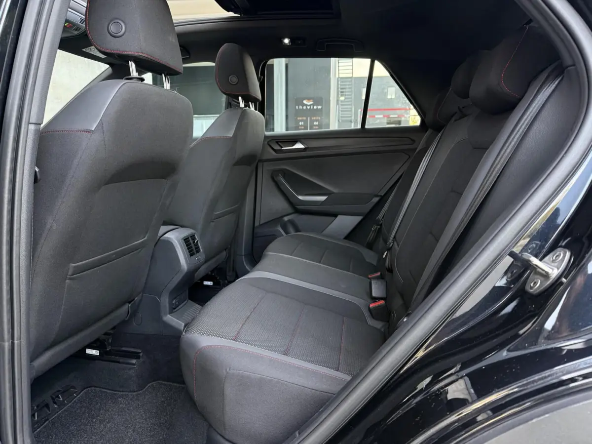 1.5 TSI Sport Business R-Line | Panorama dak | Camera | Keyless | CarPlay | Adaptieve Cruise |