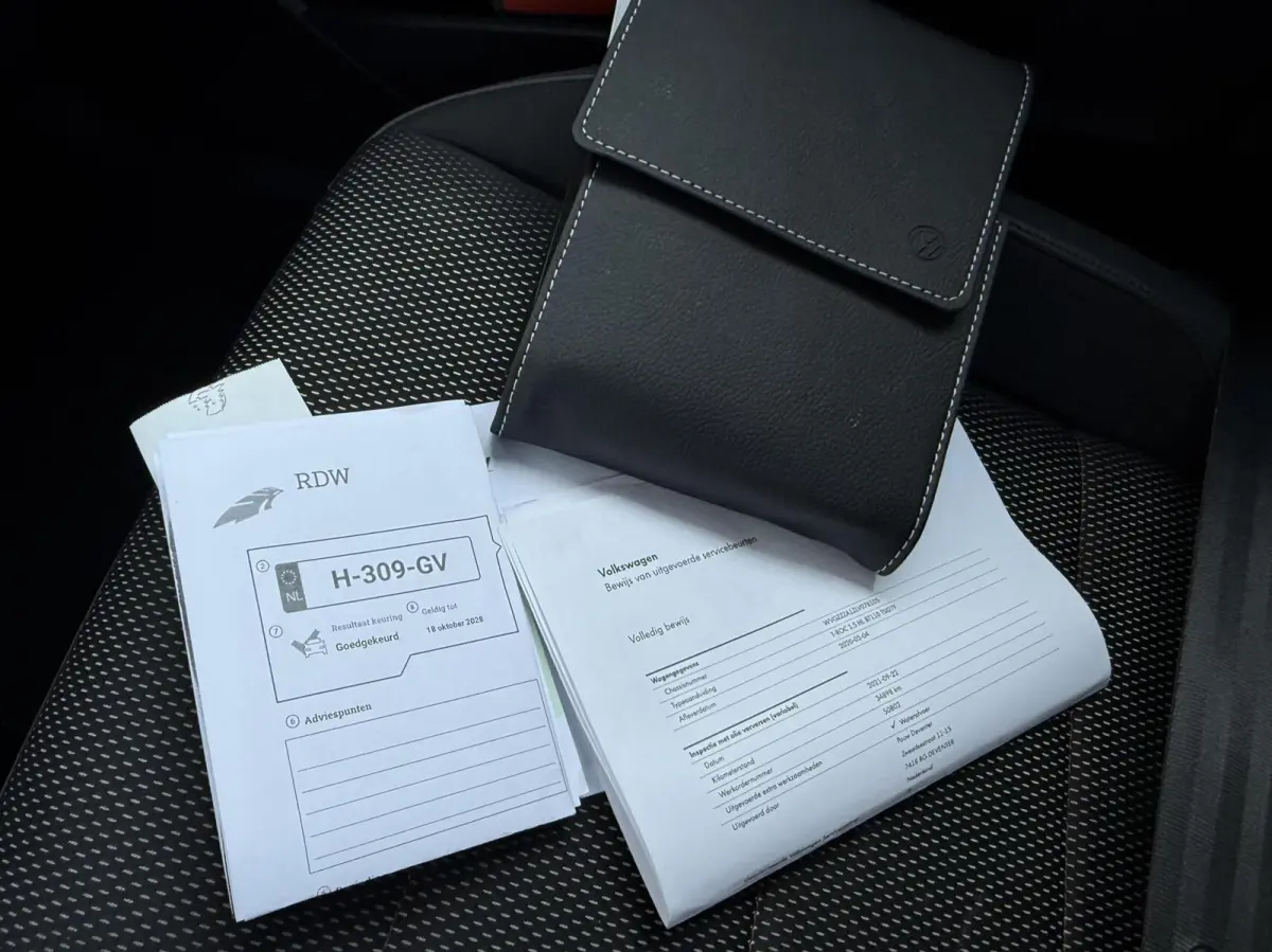 1.5 TSI Sport Business R-Line | Panorama dak | Camera | Keyless | CarPlay | Adaptieve Cruise |