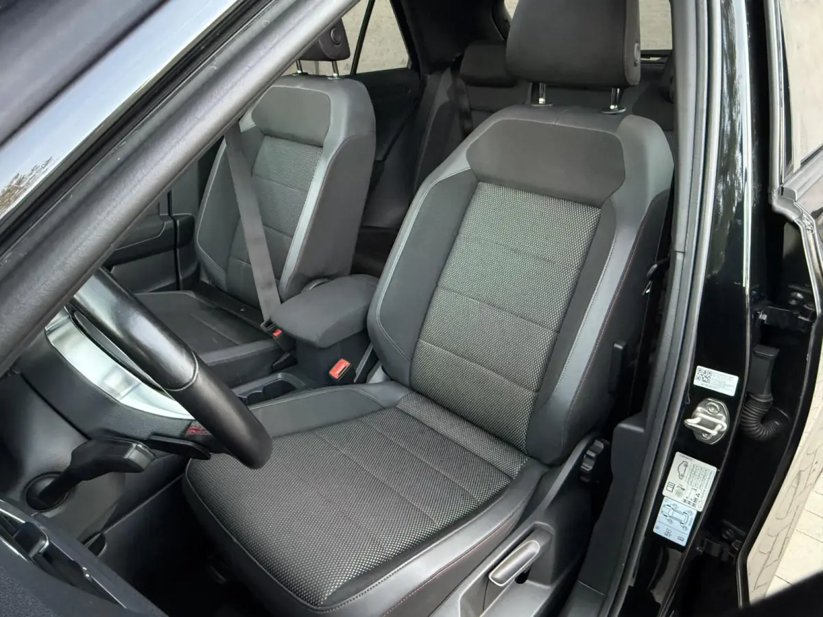 1.5 TSI Sport Business R-Line | Panorama dak | Camera | Keyless | CarPlay | Adaptieve Cruise |