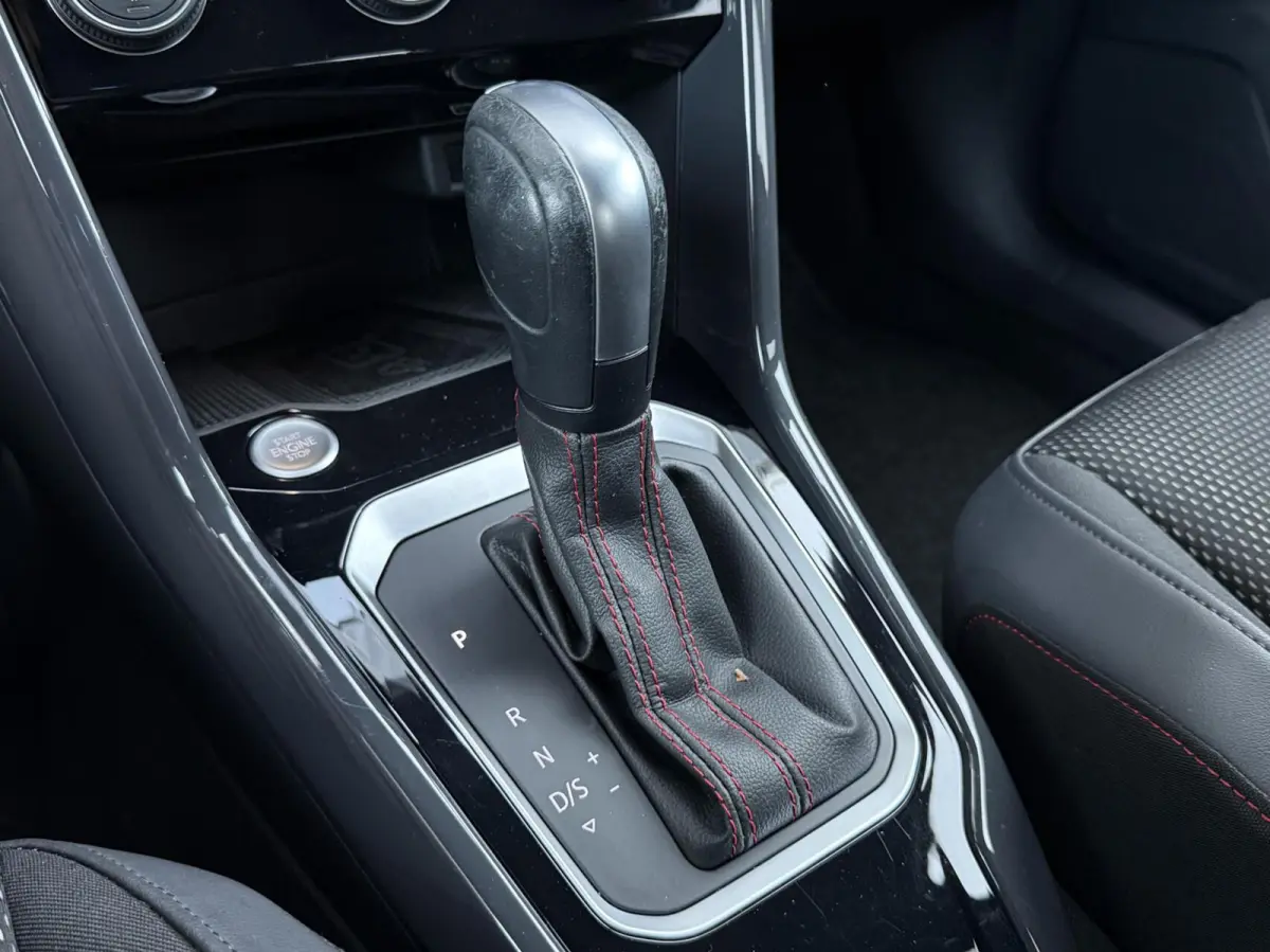 1.5 TSI Sport Business R-Line | Panorama dak | Camera | Keyless | CarPlay | Adaptieve Cruise |