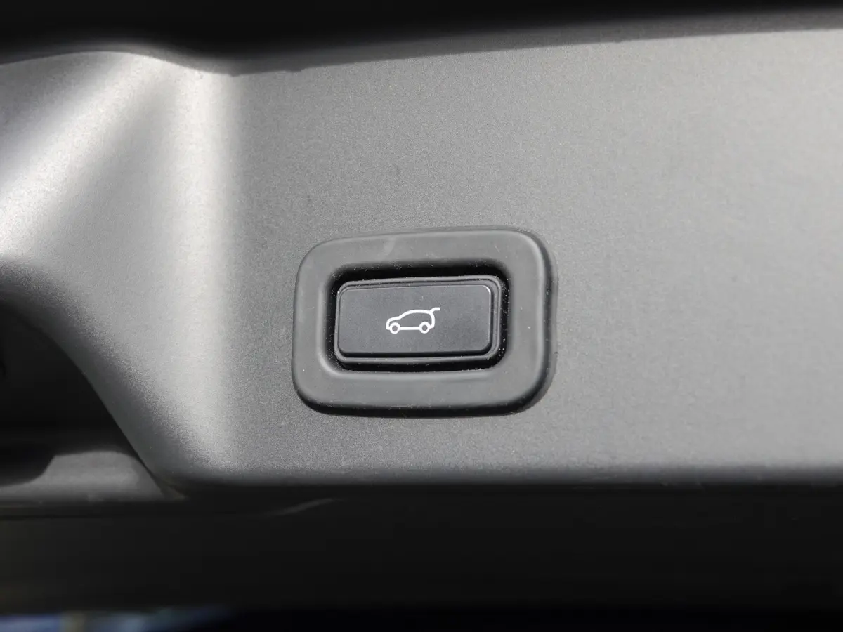 1.5 P300e PHEV AWD NL-AUTO | BLACK PACK | SURROUND VIEW | LEER | NAVI