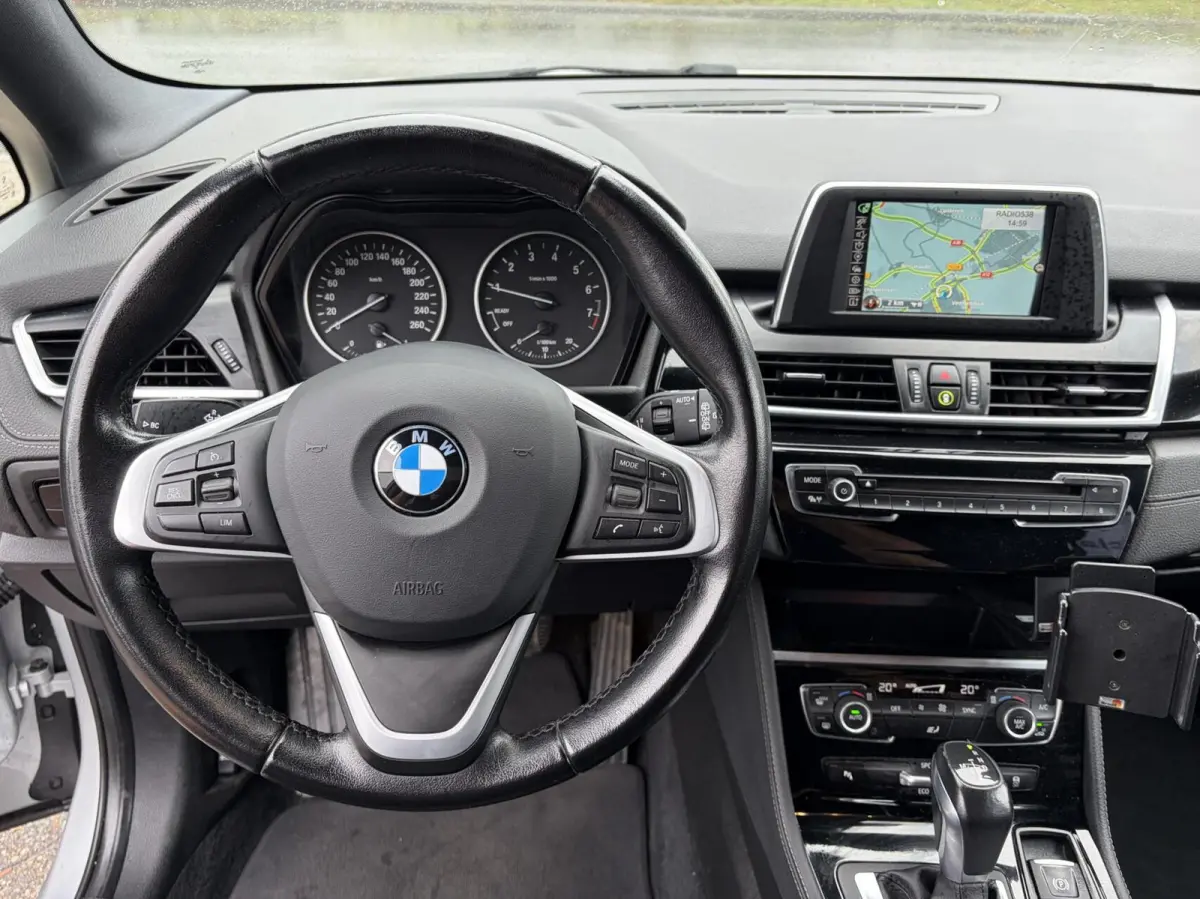 218i Trekhaak / Navi / Sportstoel