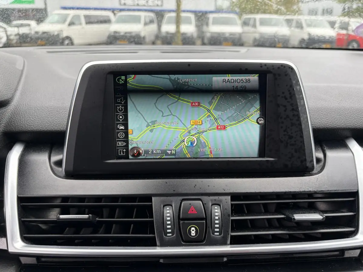 218i Trekhaak / Navi / Sportstoel