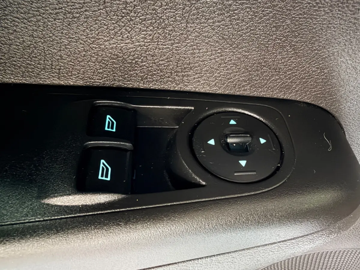 1.5 TDCI Trend, Airco, CruiseControl, Stoel verwarming Schuifdeur 1ste eigenaar Nederlandse bus RIJKLAARPRIJS