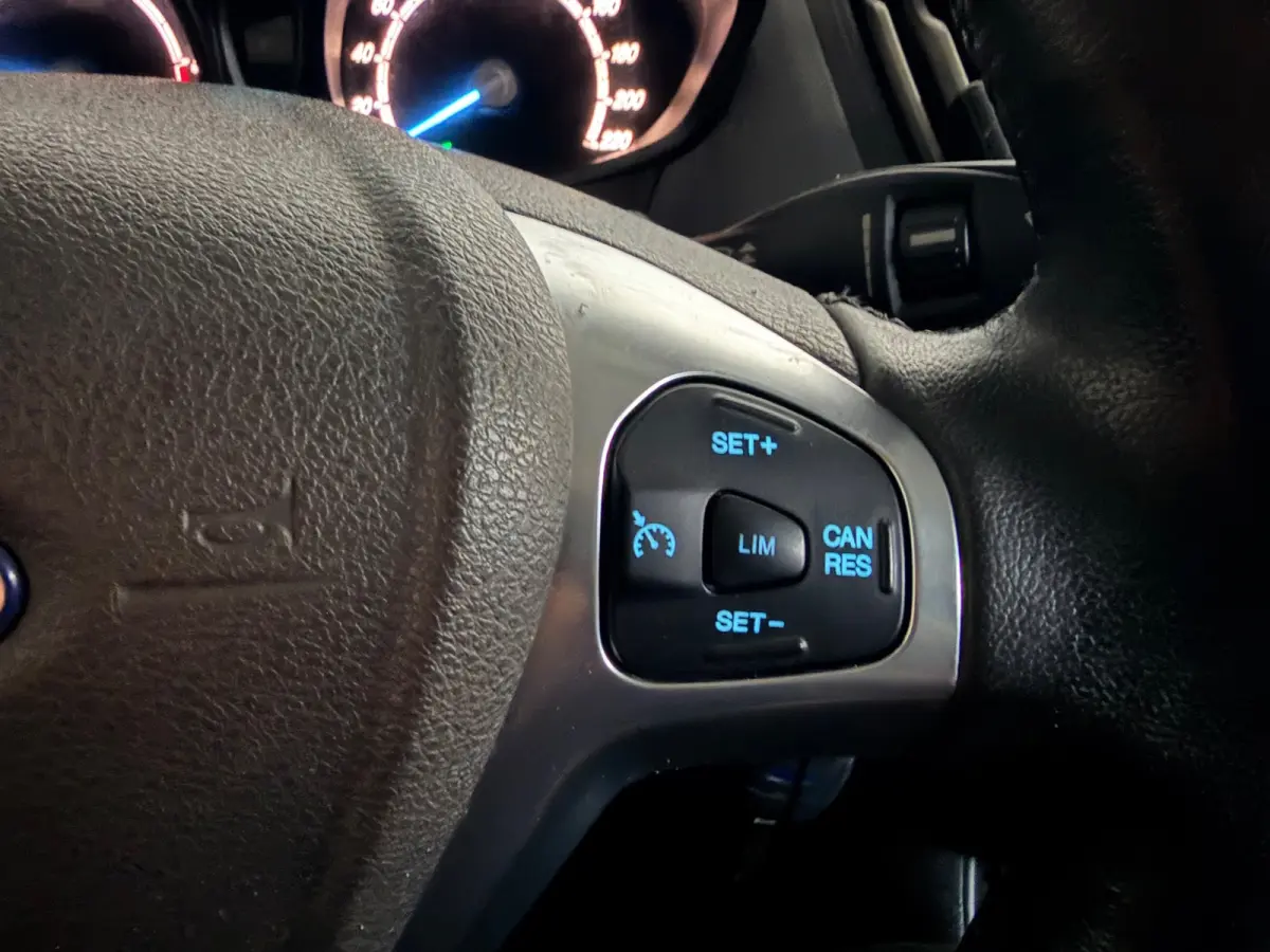 1.5 TDCI Trend, Airco, CruiseControl, Stoel verwarming Schuifdeur 1ste eigenaar Nederlandse bus RIJKLAARPRIJS
