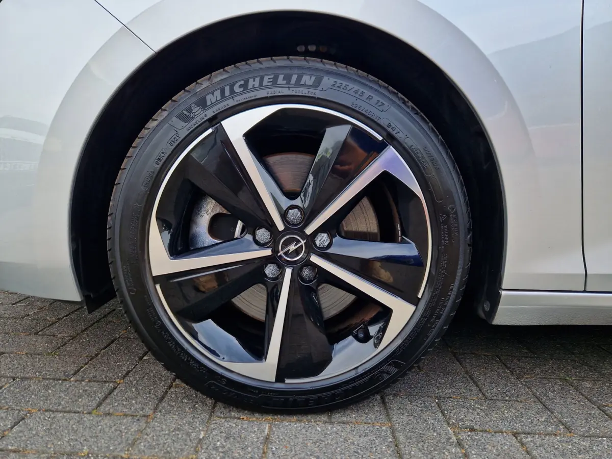 1.6 Hybrid GS Line 180pk 1e Eig! Incl.Btw