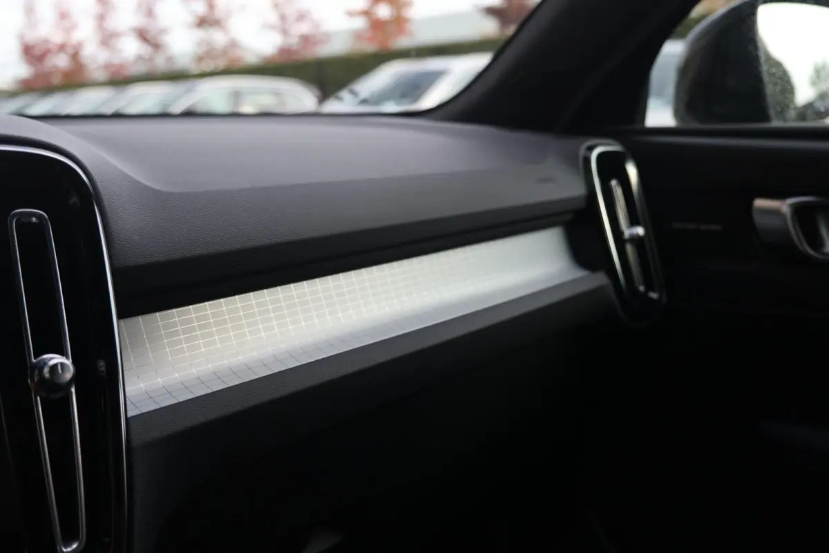 T4 Rechage Plus Dark | Stoelverwarming | Parkeercamera | H/K | Memory seats | Keyless | Glossy Black