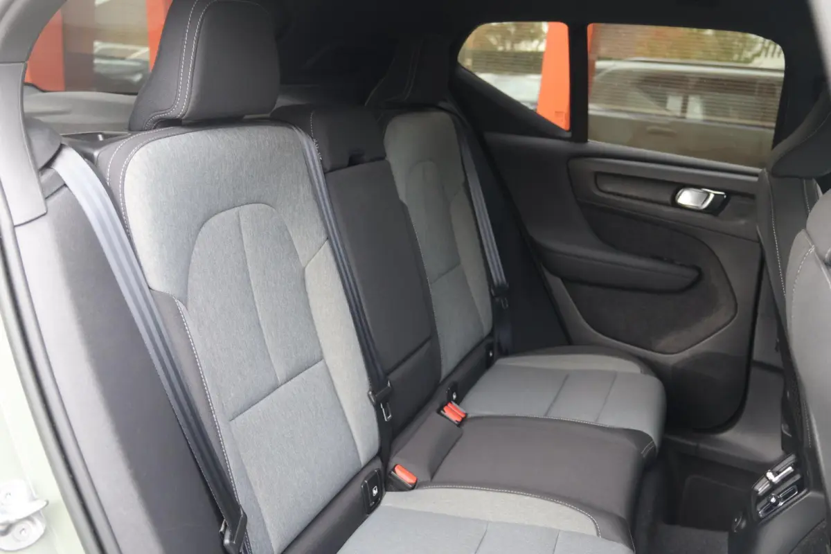 T4 Rechage Plus Dark | Stoelverwarming | Parkeercamera | H/K | Memory seats | Keyless | Glossy Black