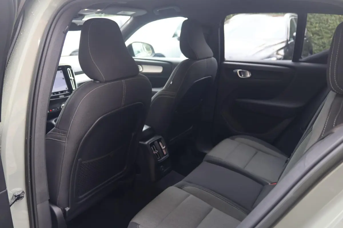 T4 Rechage Plus Dark | Stoelverwarming | Parkeercamera | H/K | Memory seats | Keyless | Glossy Black