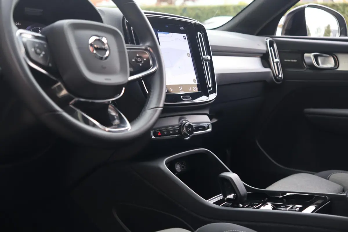 T4 Rechage Plus Dark | Stoelverwarming | Parkeercamera | H/K | Memory seats | Keyless | Glossy Black