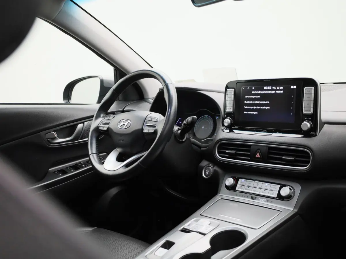 EV Comfort 64 kWh | STOELVERWARMING + STOELKOELING | STUURVERWARMING | ELEK.STOEL | CAMERA | SCHUIFDAK | HEADUP DISPLAY |