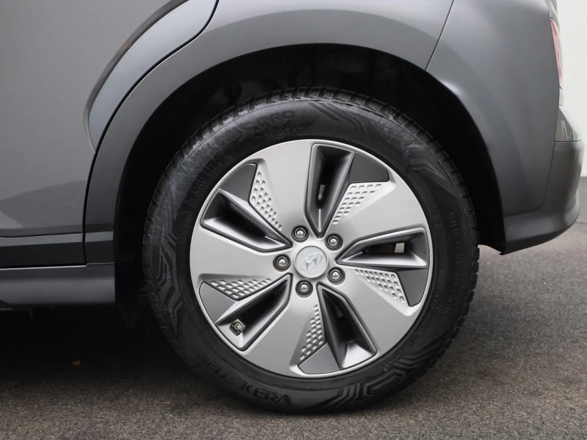 EV Comfort 64 kWh | STOELVERWARMING + STOELKOELING | STUURVERWARMING | ELEK.STOEL | CAMERA | SCHUIFDAK | HEADUP DISPLAY |