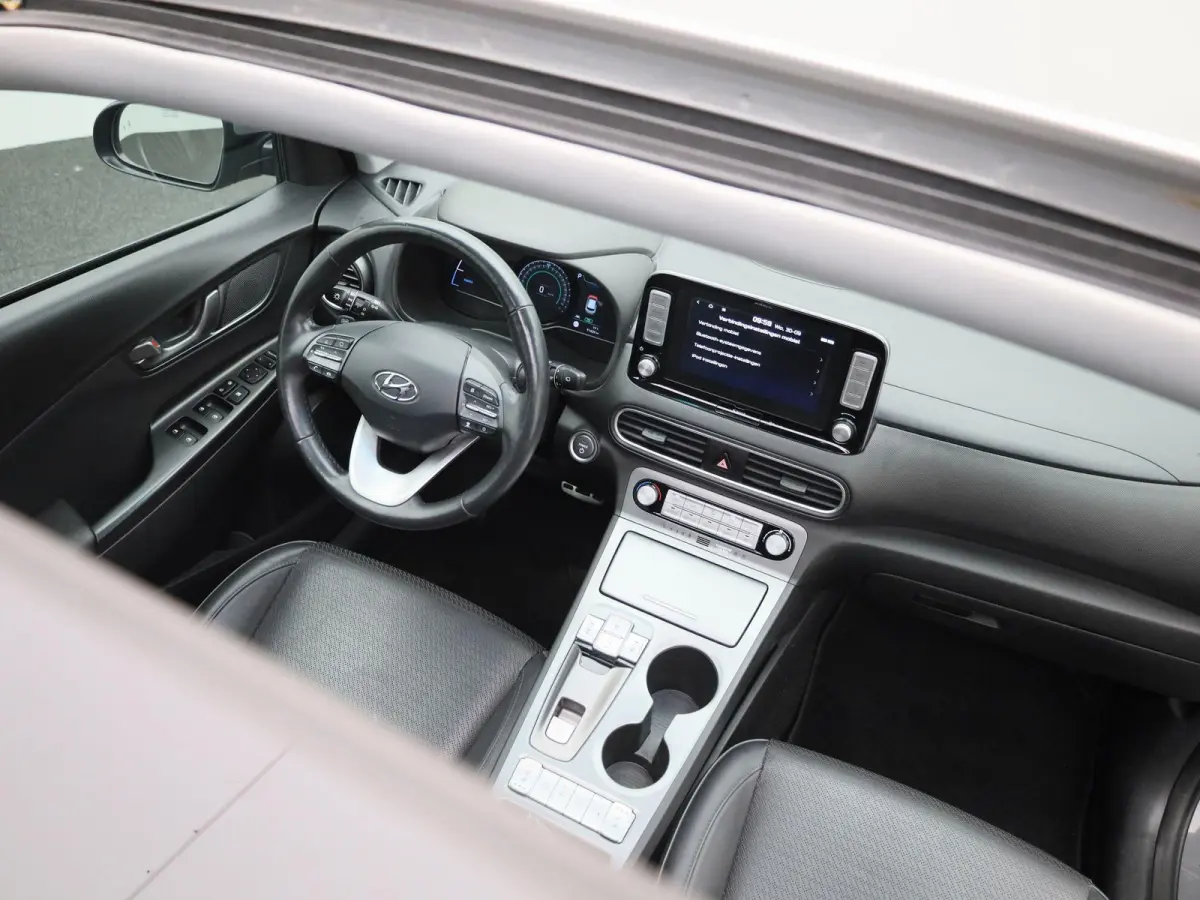 EV Comfort 64 kWh | STOELVERWARMING + STOELKOELING | STUURVERWARMING | ELEK.STOEL | CAMERA | SCHUIFDAK | HEADUP DISPLAY |